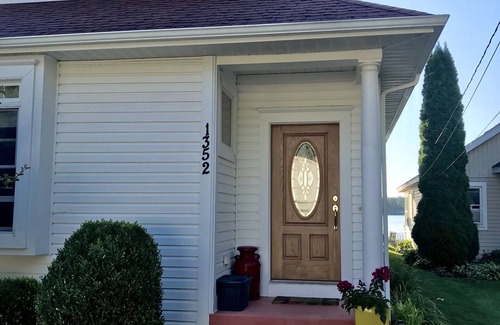 Pinckney Casa | Universidad de Mich. Game Day Weekend-Lakeside & Monthly Winter Retreat
