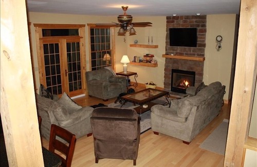 West Dover Casa | Winter Ski & Snowmobile; 6 habitaciones + Garaje