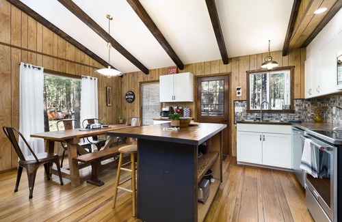 Williams Cabina | Winter Snow! Book Now! Rogue Bear Cabin