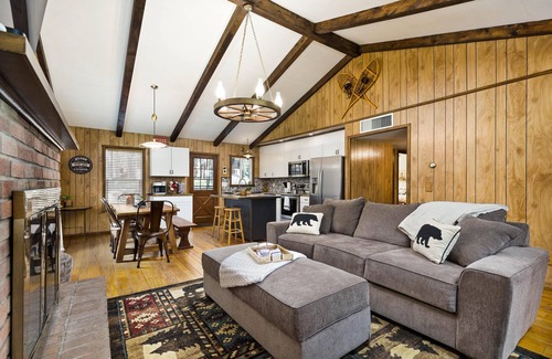 Williams Cabina | Winter Snow! Book Now! Rogue Bear Cabin