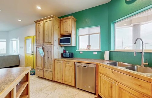 Rockport Casa | WINTER TEXANS: WATER VIEWS! Cheerful, Bright & Serene welcome FEEL GOOD SPACE