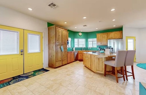 Rockport Casa | WINTER TEXANS: WATER VIEWS! Cheerful, Bright & Serene welcome FEEL GOOD SPACE