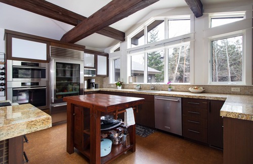 Hailey Casa | Winter Wonderland! 10 minutes to lifts! Perfect for a family or friend getaway!