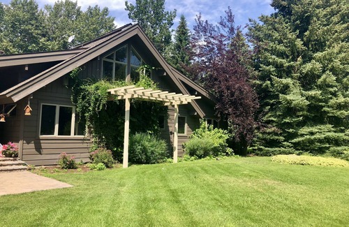 Hailey Casa | Winter Wonderland! 10 minutes to lifts! Perfect for a family or friend getaway!