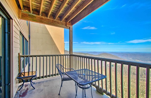 Nellysford Apartamento | Wintergreen Condo w/ Balcony + Mountain Views!