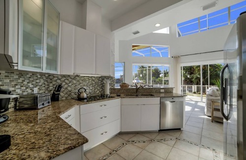 Marco Island Casa | Wintergreen Ct. 859 Marco Island Vacation Rental 4 Bedroom Home by Redawning