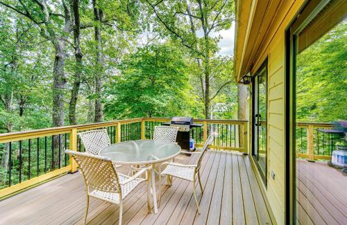 Treeloft Casa | Wintergreen Resort Home with 2 Decks and Ski Access!
