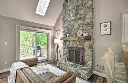 Treeloft Casa | Wintergreen Resort Home with 2 Decks and Ski Access!
