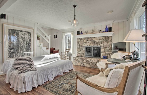 Nellysford Cabaña | Wintergreen Resort Retreat w/ Hot Tub!