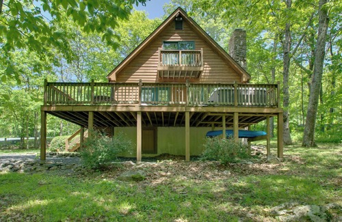 Nellysford Cabaña | Wintergreen Resort Retreat w/ Hot Tub!