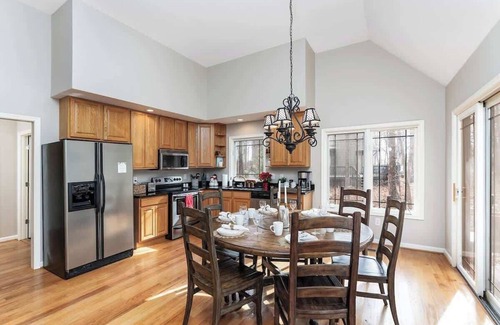 Chestnut Springs Chalet De Esquí | Wintergreen Ridge Retreat