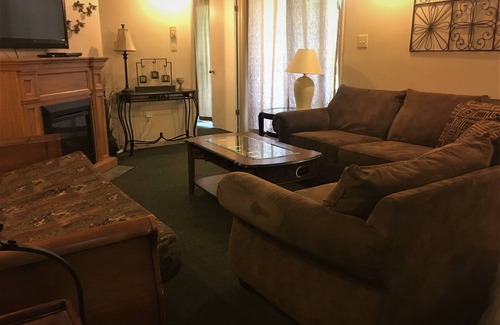 Ghent Apartamento | Habitación para extenderse y disfrutar de las vistas a la montaña en Winterplace, cerca de Beckley, WV