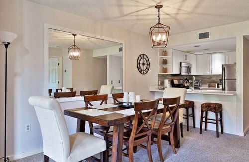 Ludlow Condominio | Winterplace Ski on/Ski off Condo with Fireplace and Space for the Kids!
