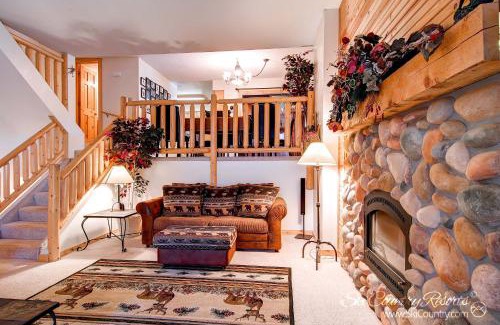 Four O'Clock Casa | Winterpoint 33 by Ski Country Resorts