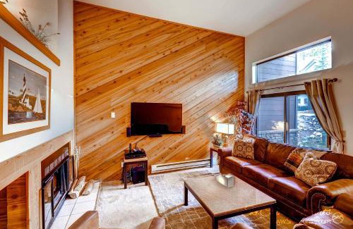 Four O'Clock Casa | Winterpoint 37 by Ski Country Resorts