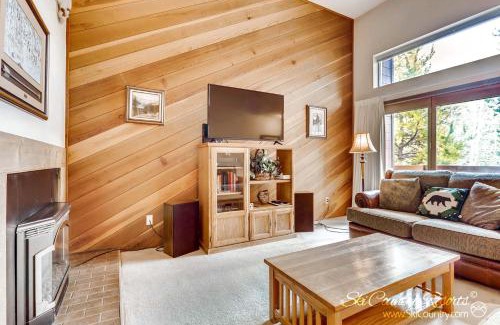 Four O'Clock Casa | Winterpoint 42 by Ski Country Resorts