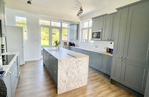 Ramsgate Casa | Winterstoke View, Family and dog Friendly Beach Retreat