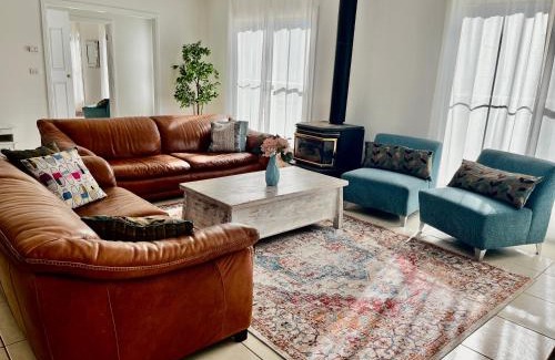 Moonbah Casa | Winterwood Lodge - 6mins Jindabyne Pets Allow Farm Stay-Swimming Pool Summer Only
