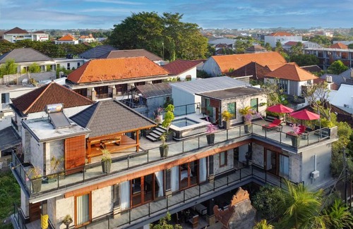 Umalas Villa | Winy Estate - Luxury Villa with Rooftop Jacuzzi