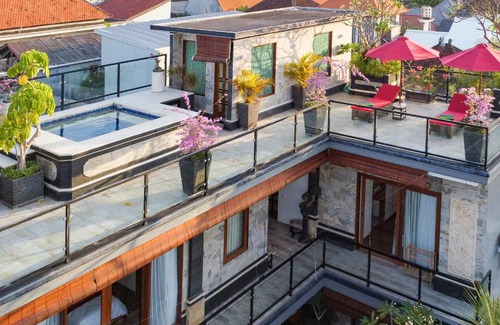 Umalas Villa | Winy Estate - Luxury Villa with Rooftop Jacuzzi