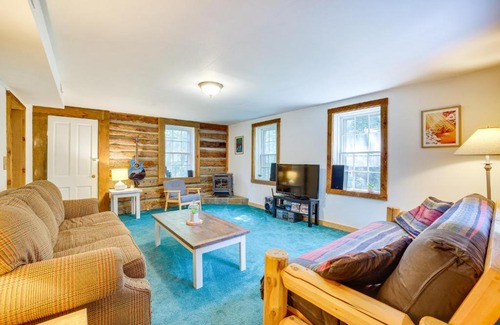 Mauston Casa | Wisconsin Cabin Getaway Near Castle Rock Late