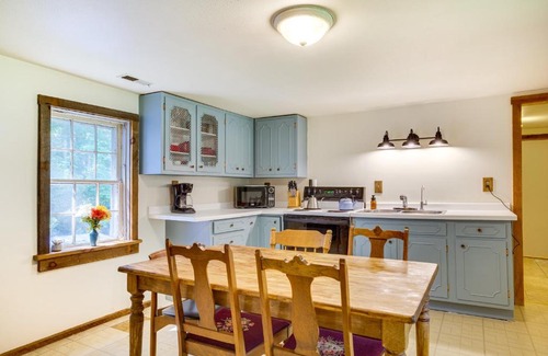 Mauston Casa | Wisconsin Cabin Getaway Near Castle Rock Late