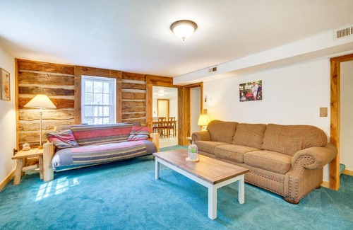 Mauston Casa | Wisconsin Cabin Getaway Near Castle Rock Late