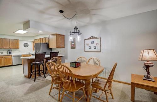 Lake Delton Casa | Wisconsin Dells Escape - Amazing Views - Pools