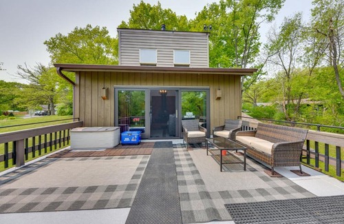 Bassett Casa | Wisconsin Vacation Rental Retreat with Deck