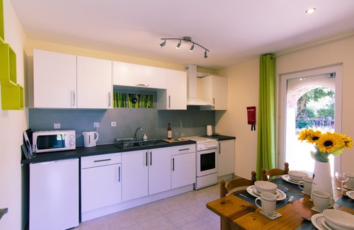 Adriers Cabaña | Casa rural Wisdom Gites - Orchard View con piscina, WiFi, jardín y parking