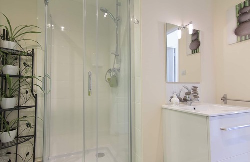 Adriers Cabaña | Casa rural Wisdom Gites - Orchard View con piscina, WiFi, jardín y parking