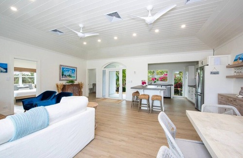 Double Bay Casa | Wish House · Private Remodeled Beach House on Double Bay Beach