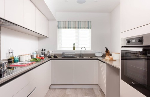 Crantock Casa | Wish You Were Here - A two-bedroom house with an enclosed garden, hot tub and open plan living just