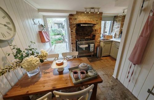Fairford Casa | Wishbone Cottage In The Cotswolds