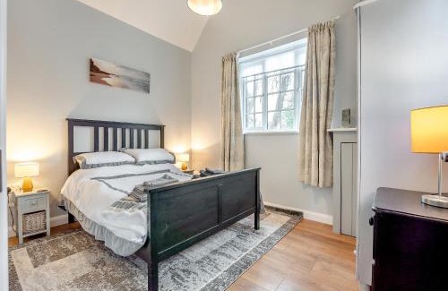 Upper Dicker Casa | Wisteria Cottage