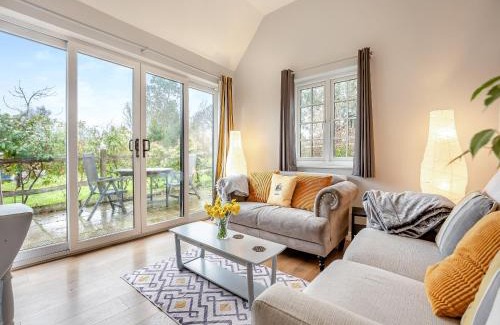 Upper Dicker Casa | Wisteria Cottage