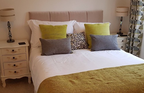 Cranfield Cama Y Desayuno | Wisteria Haze