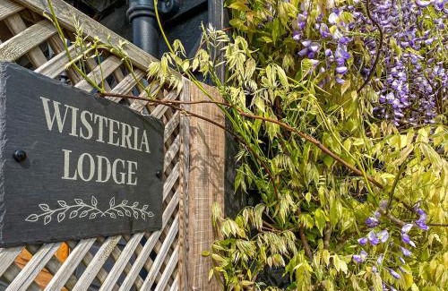 Diss Casa | Wisteria Lodge - Ukc5804