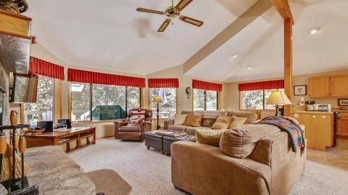 Deer Park Casa | Witchhazel 16