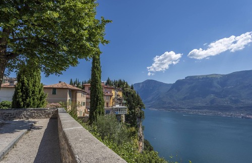 Arias Apartamento | Con vistas al lago y piscina – Apartamento Elka 8