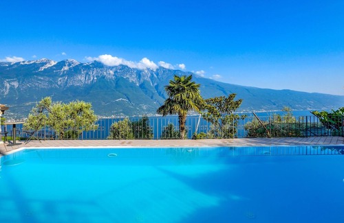 Arias Apartamento | Con vista panorámica y piscina - Apartamento Elka 7