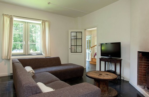 Resteigne Casa | Moderna casa de vacaciones con jardín cercado en Resteigne