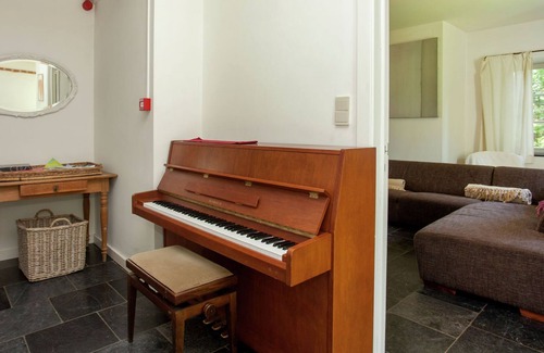 Resteigne Casa | Moderna casa de vacaciones con jardín cercado en Resteigne