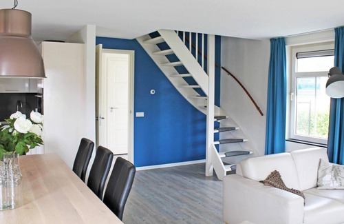 Breskens Casa | With its 4 bedrooms, this property can accommodate 8 people.