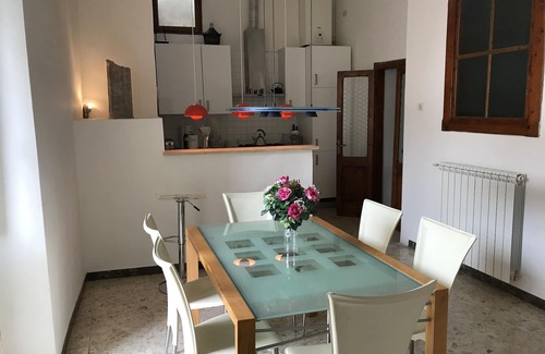 Orte Apartamento | Con una gran terraza en la hermosa ciudad medieval, alrededor de la cual el río Tíber serpentea