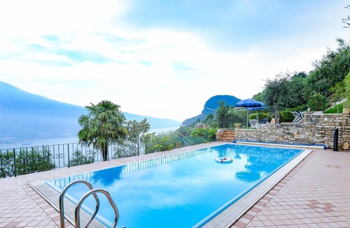Arias Apartamento | Con espectaculares vistas al lago y a la piscina – Apartamento Elka 6
