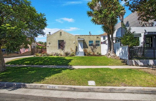 West Los Angeles Casa | WLA, 3 Bedroom with 2 bathroom, Furnished