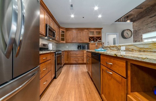 Lexington Condominio | WLU & VMI’s Urban Retreat with Private Parking
