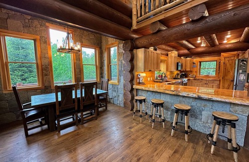 Bretton Woods Cabina | WM dream home in National Forest; AC, swimspa, beach, massage chair, and dog friendly!