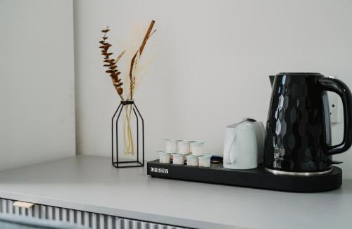 Canary Wharf Hotel | WNS Skylines Village